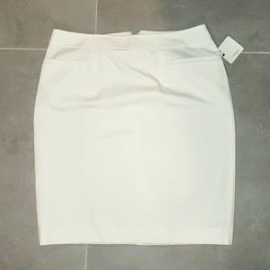 NWT HALOGEN WHITE SKIRT